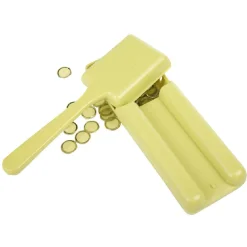 Boîte magnétique avec 100 jetons.