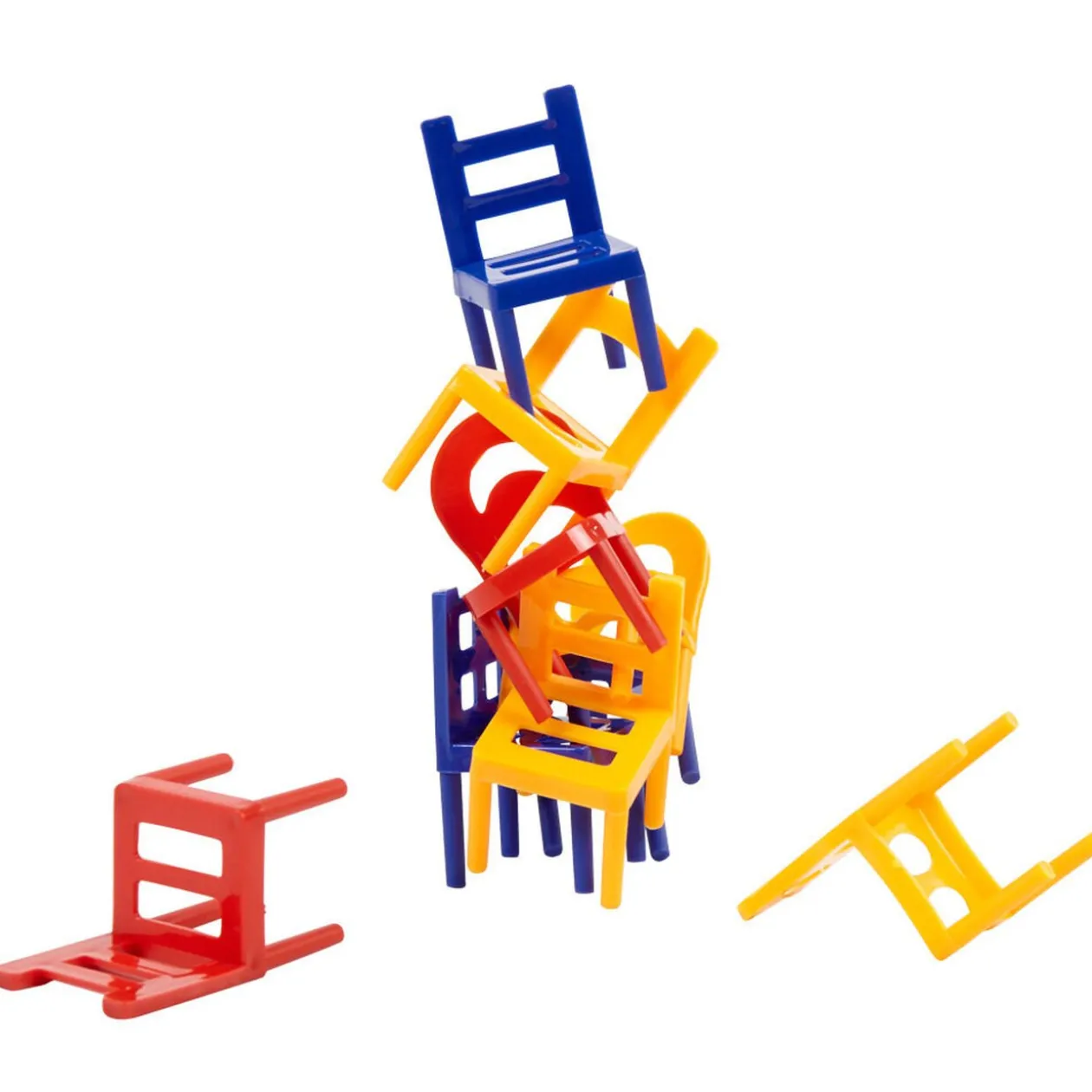 Jeu passe temps au bureau chaises en équilibre