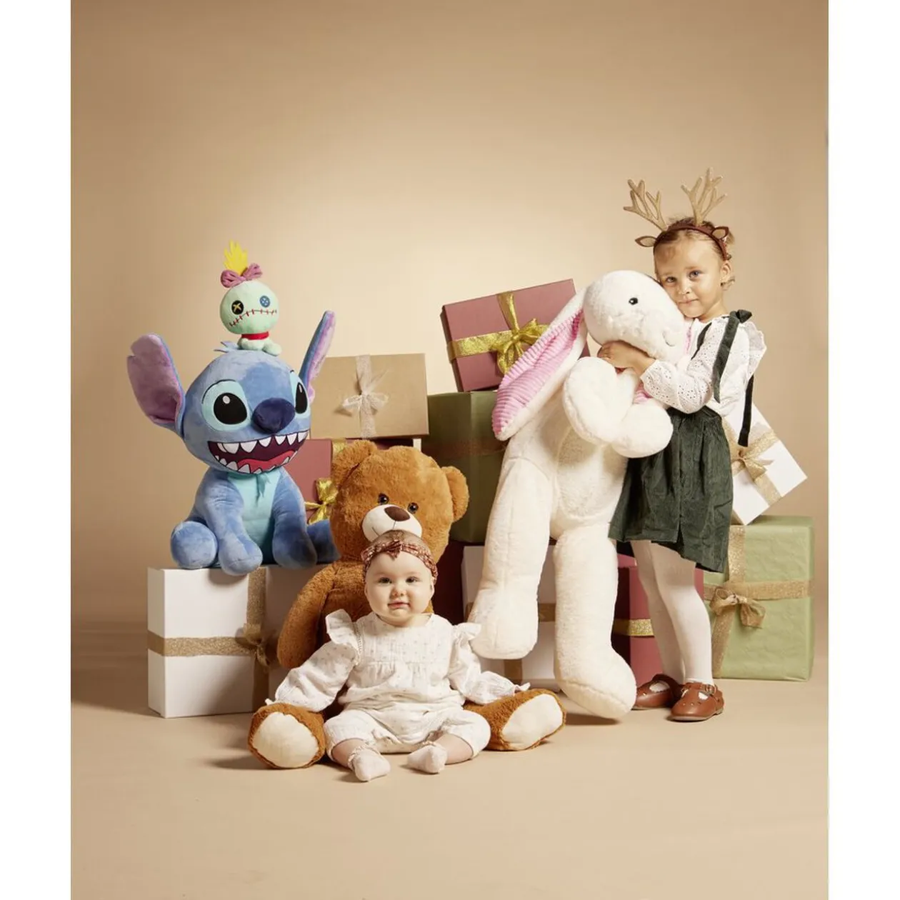 Peluche Stitch avec Scrump polyester H50cm