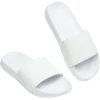 Sandales claquettes plastique blanc