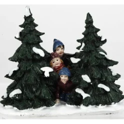 Sapins et personnages village de Noël