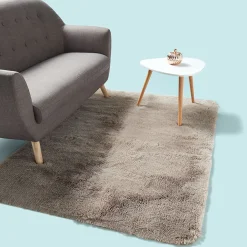 Tapis imitation fourrure taupe